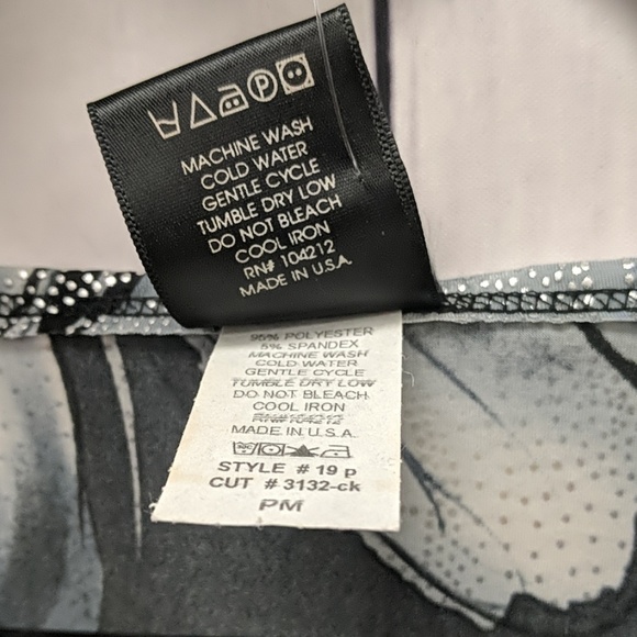 J. T. B Top Floral - Picture 3 of 6